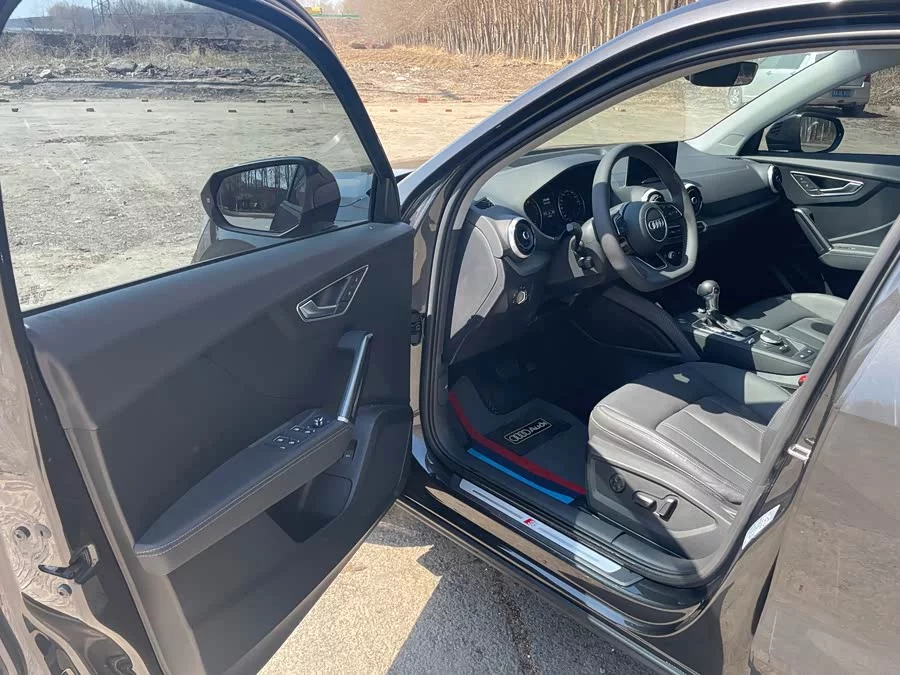 Audi Q2L