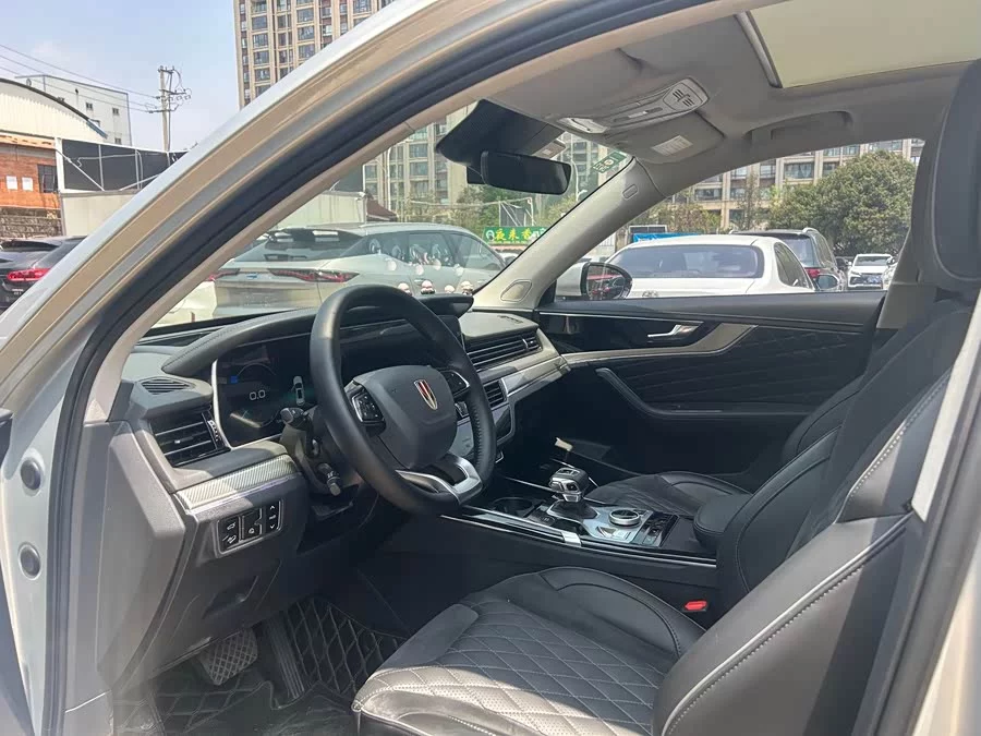 Hongqi HS5