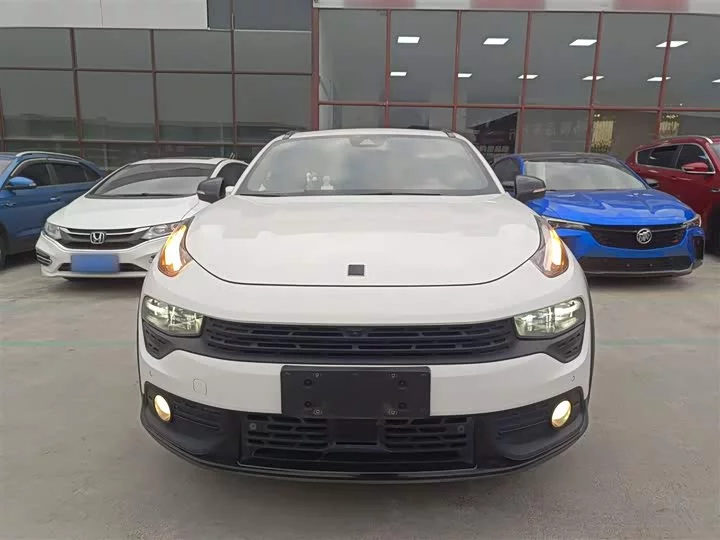 Lynk & Co 02