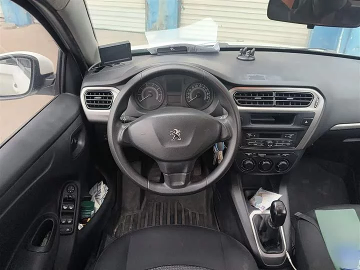 Peugeot 301
