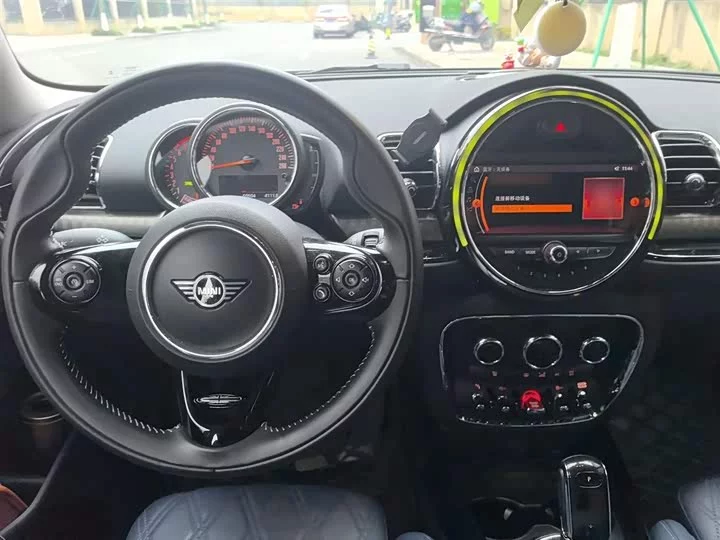 MINI CLUBMAN