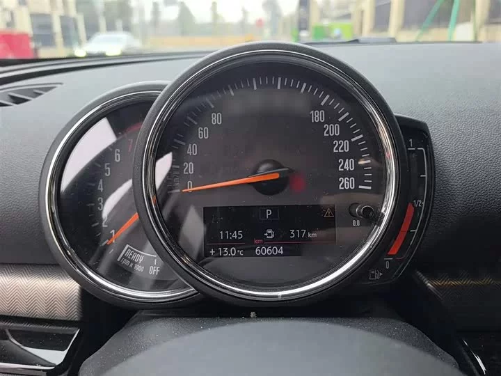 MINI CLUBMAN