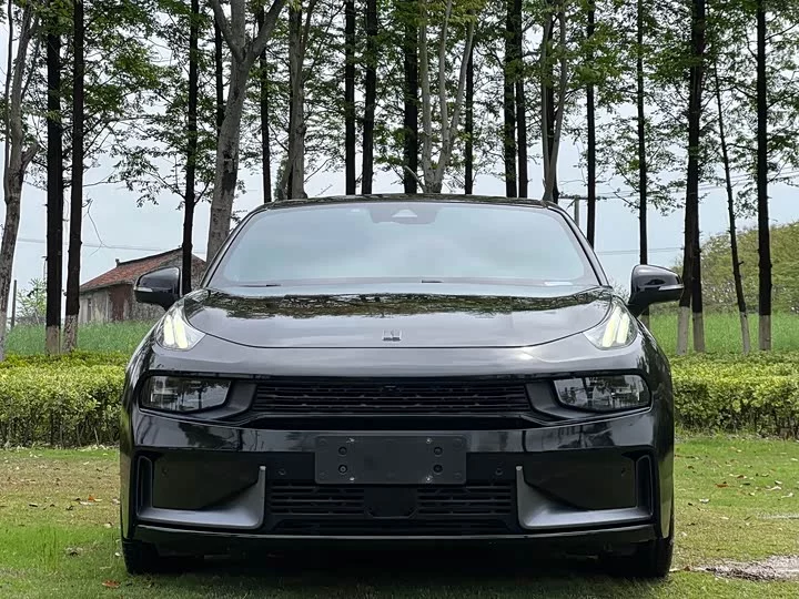 Lynk & Co 03