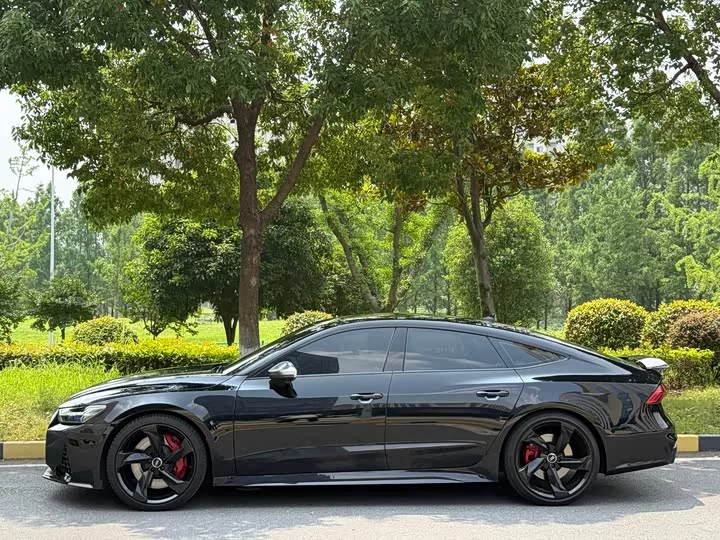 Audi S7