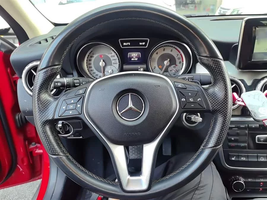 Mercedes Benz GLA