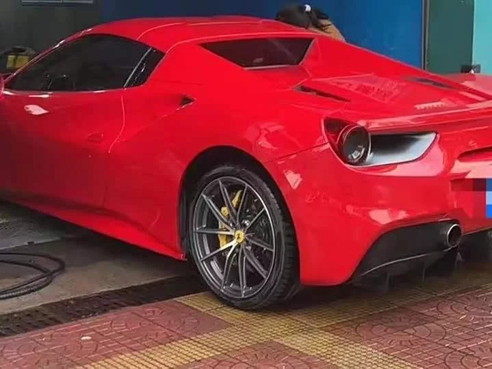 ferrari 488