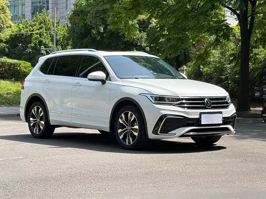 Volkswagen Tiguan L