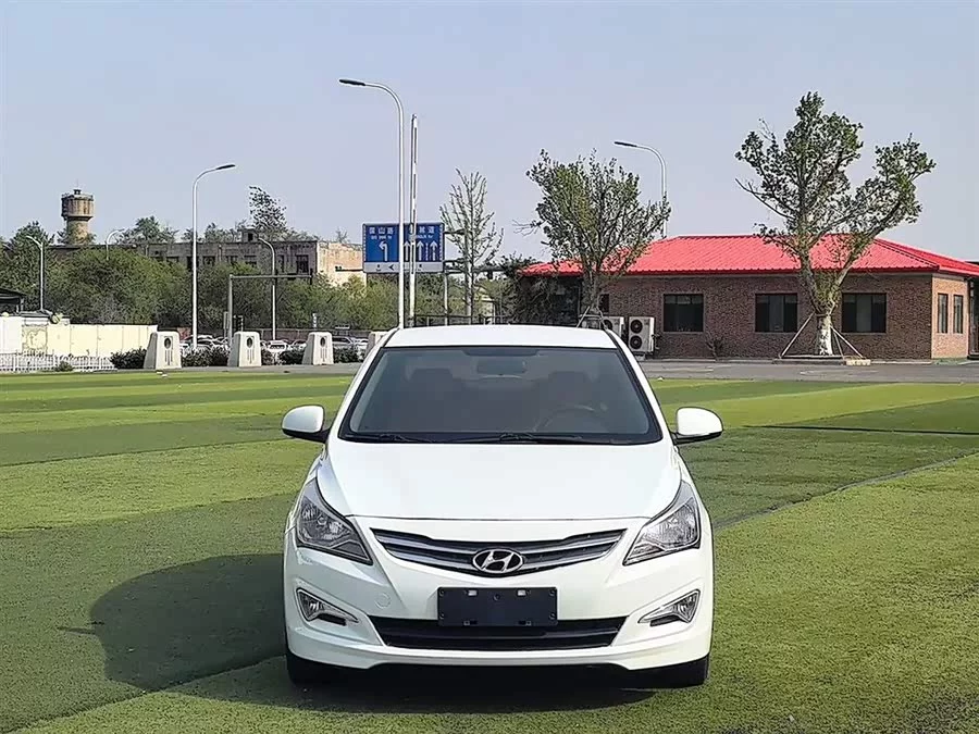 Hyundai Rena