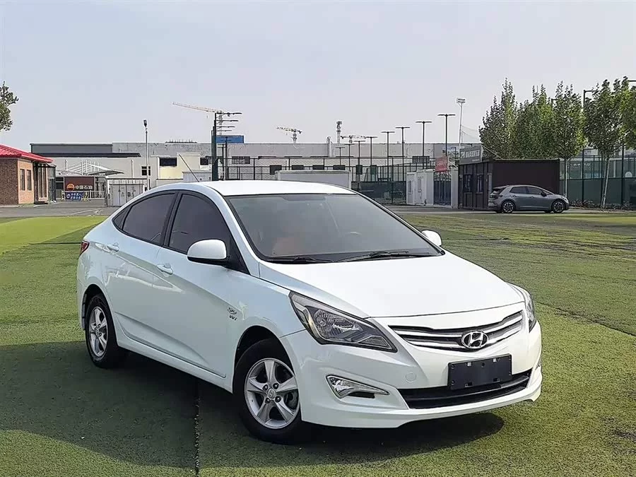 Hyundai Rena