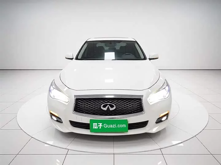 Infiniti Q50L