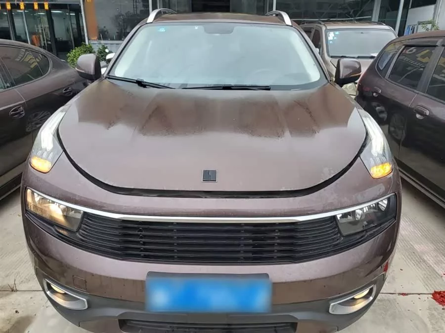 Lynk & Co 01