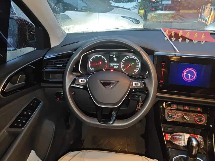 Jetta VS5