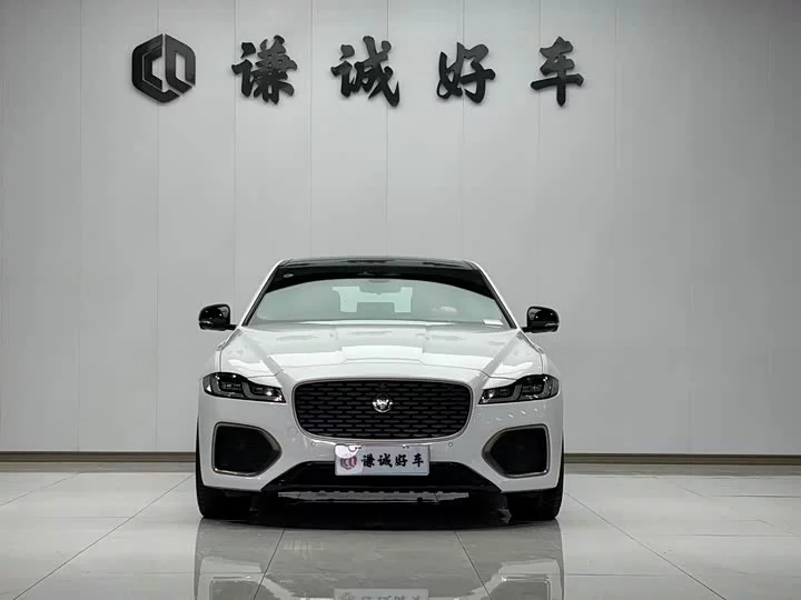 Jaguar XFL
