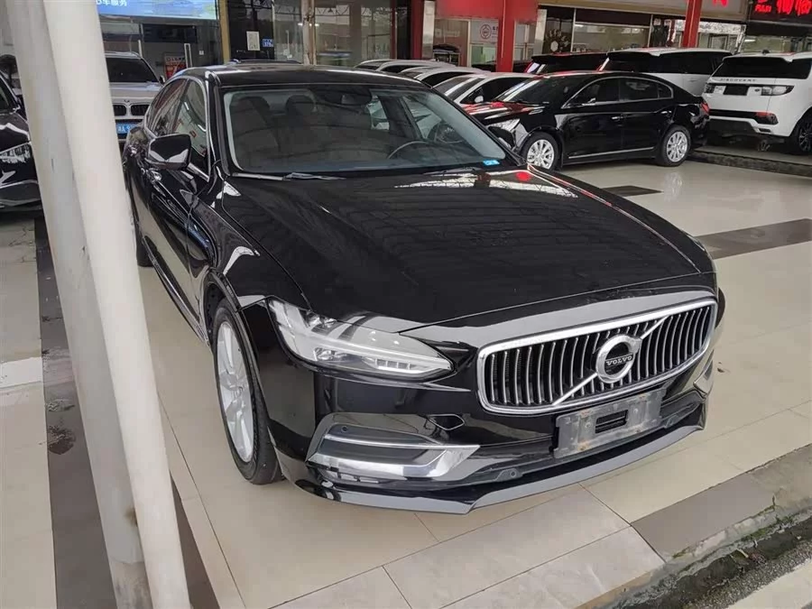 Volvo S90