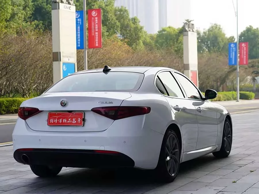 Alfa Romeo Giulia