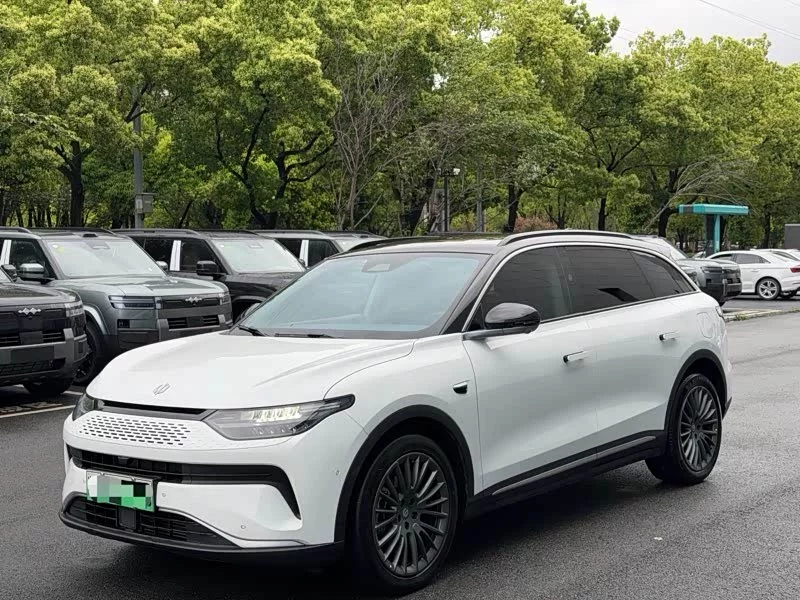 Leapmotor C11
