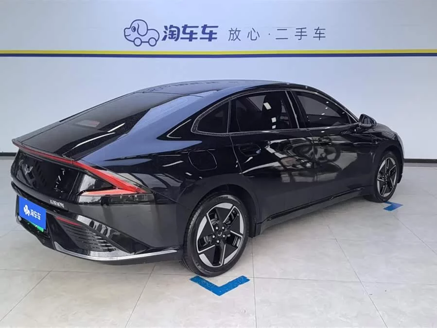 Wuling Starlight