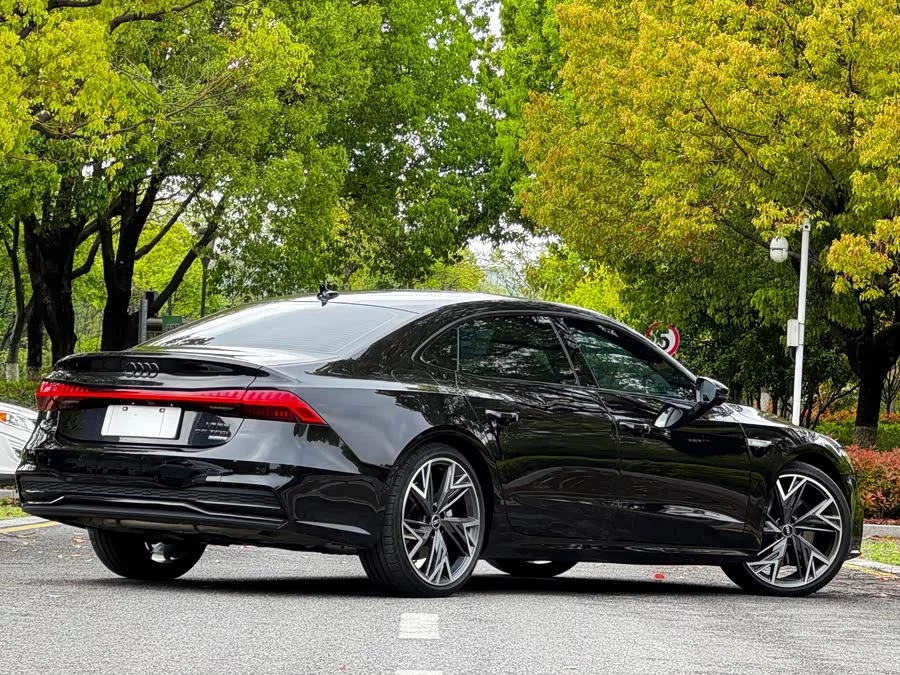 Audi A7L