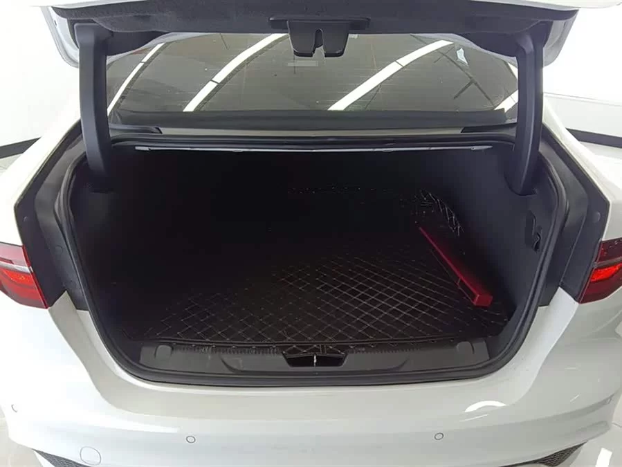 Jaguar XEL