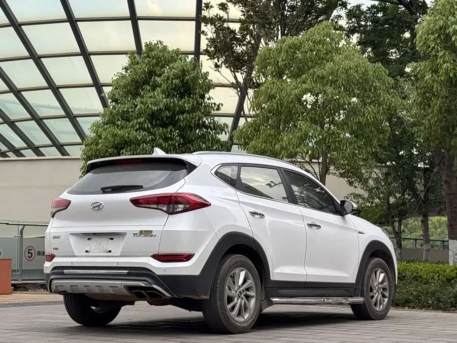 Hyundai Tucson