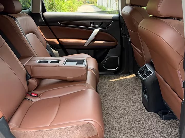 Honda Crown Road