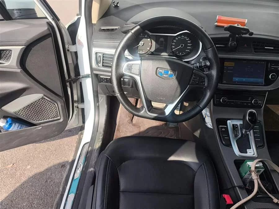 Geely Emgrand GS