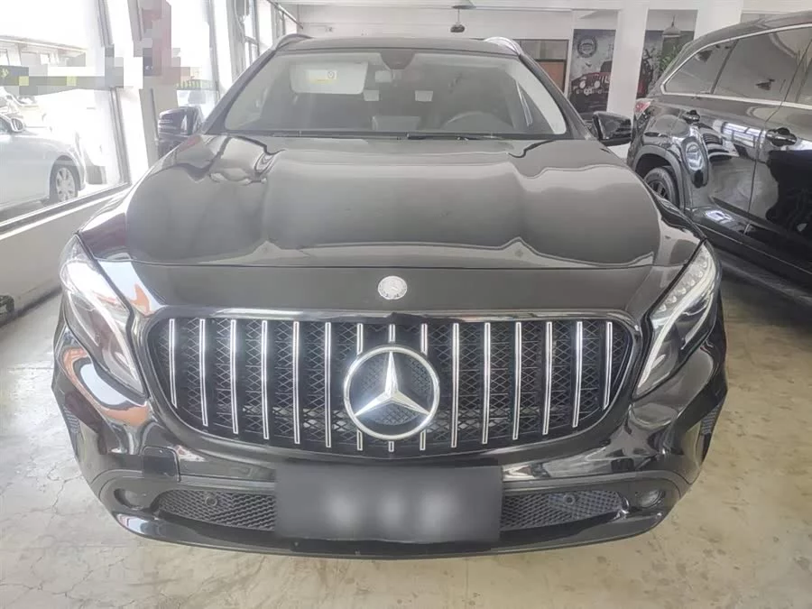 Mercedes Benz GLA