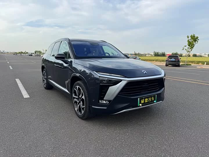 NIO ES8