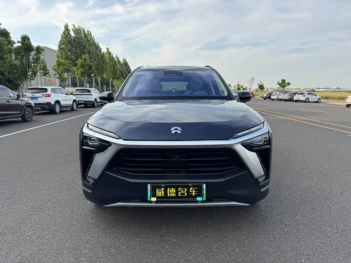 NIO ES8
