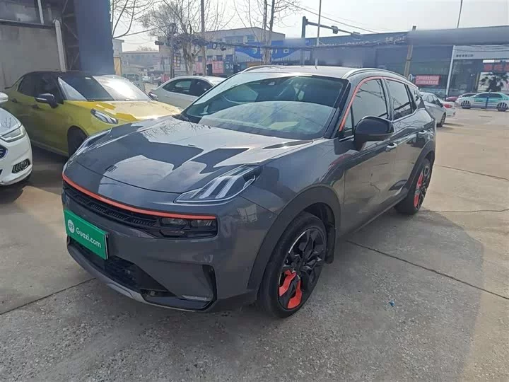 Lynk & Co 06