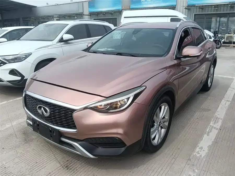 Infiniti QX30