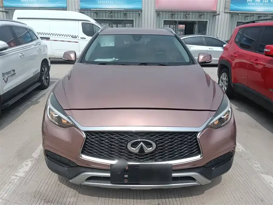 Infiniti QX30