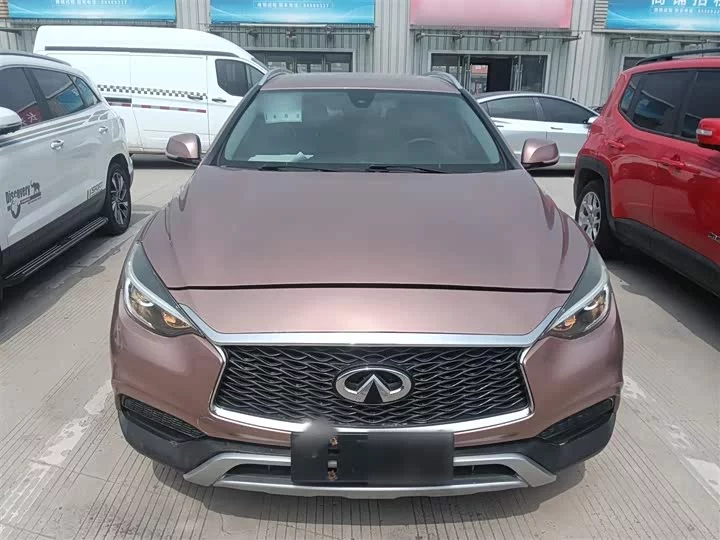 Infiniti QX30