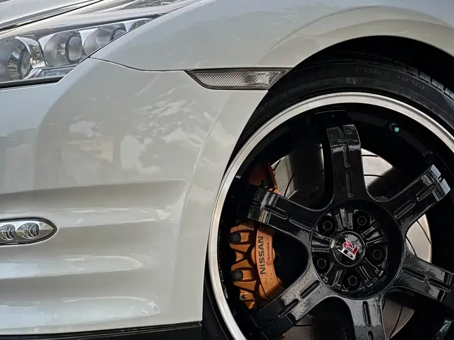 Nissan GT-R