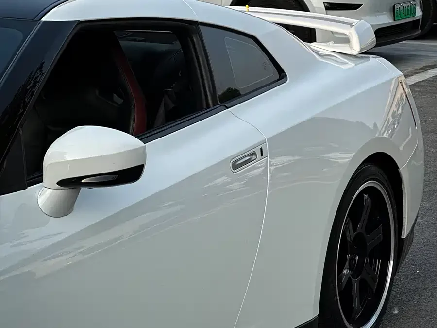 Nissan GT-R