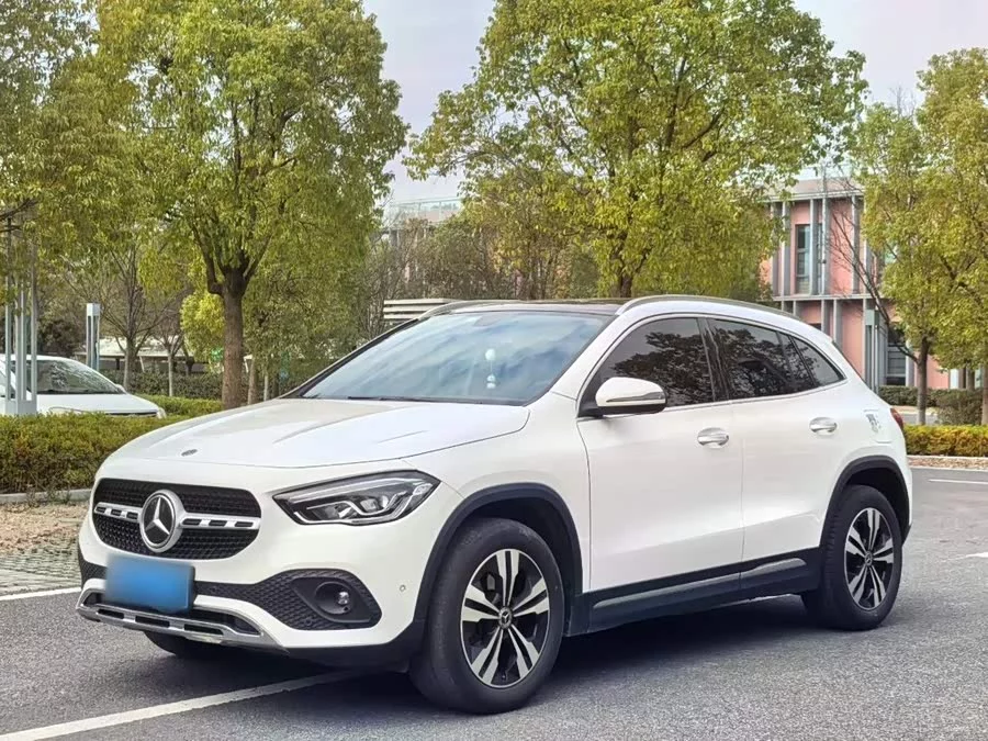 Mercedes Benz GLA