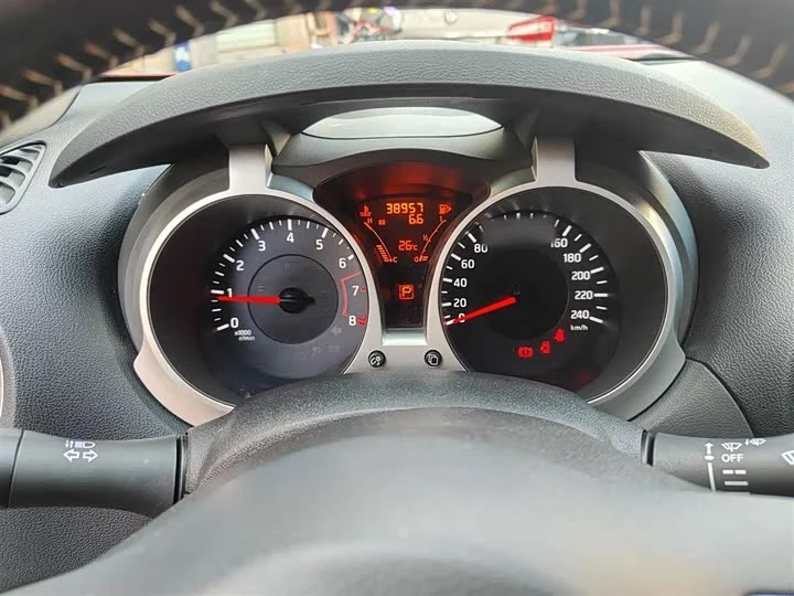Infiniti ESQ