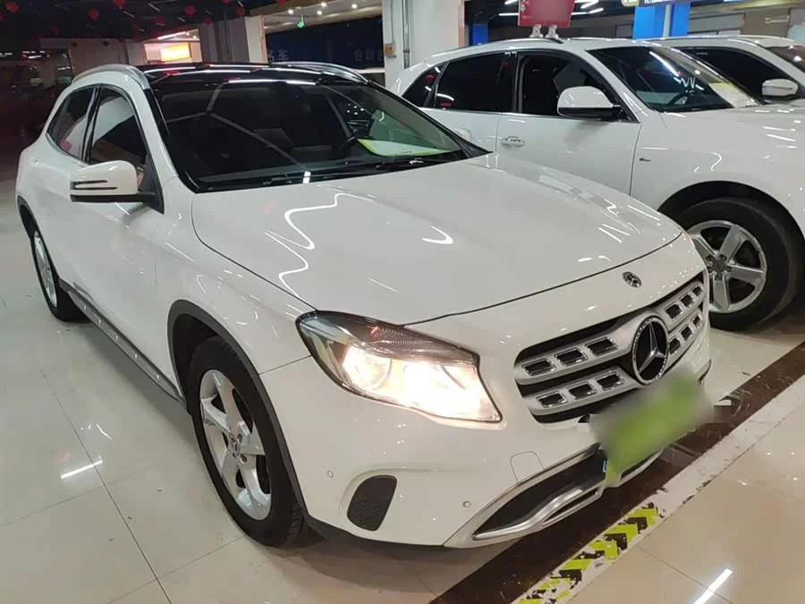 Mercedes Benz GLA