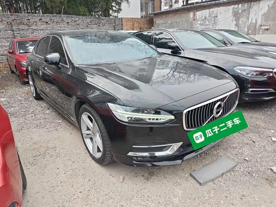 Volvo S90
