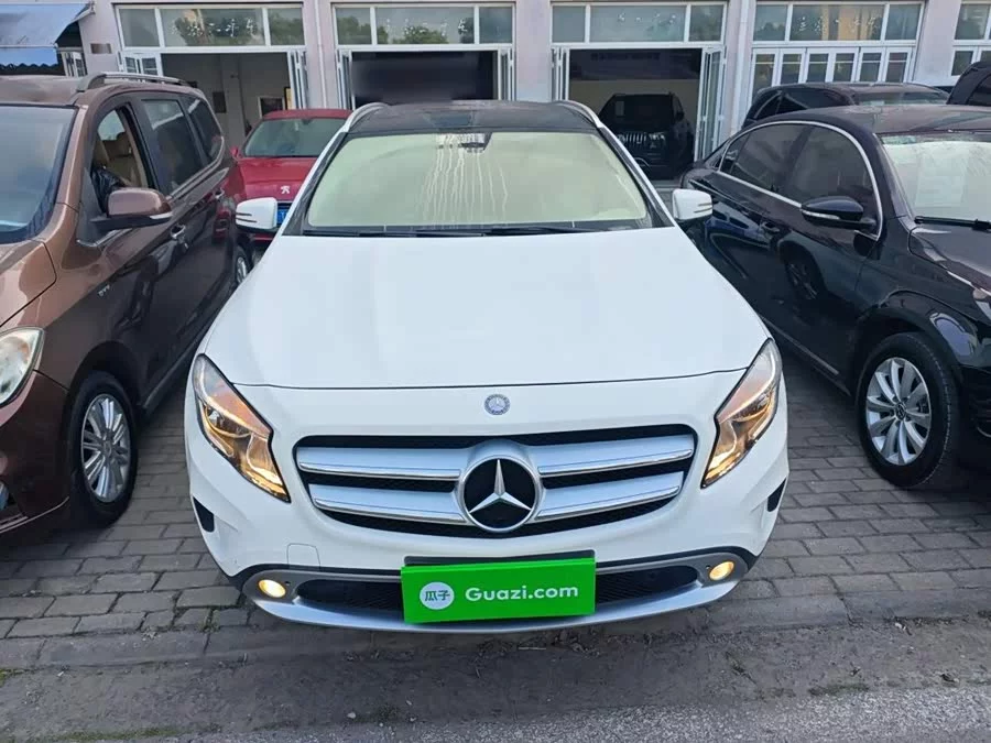 Mercedes Benz GLA