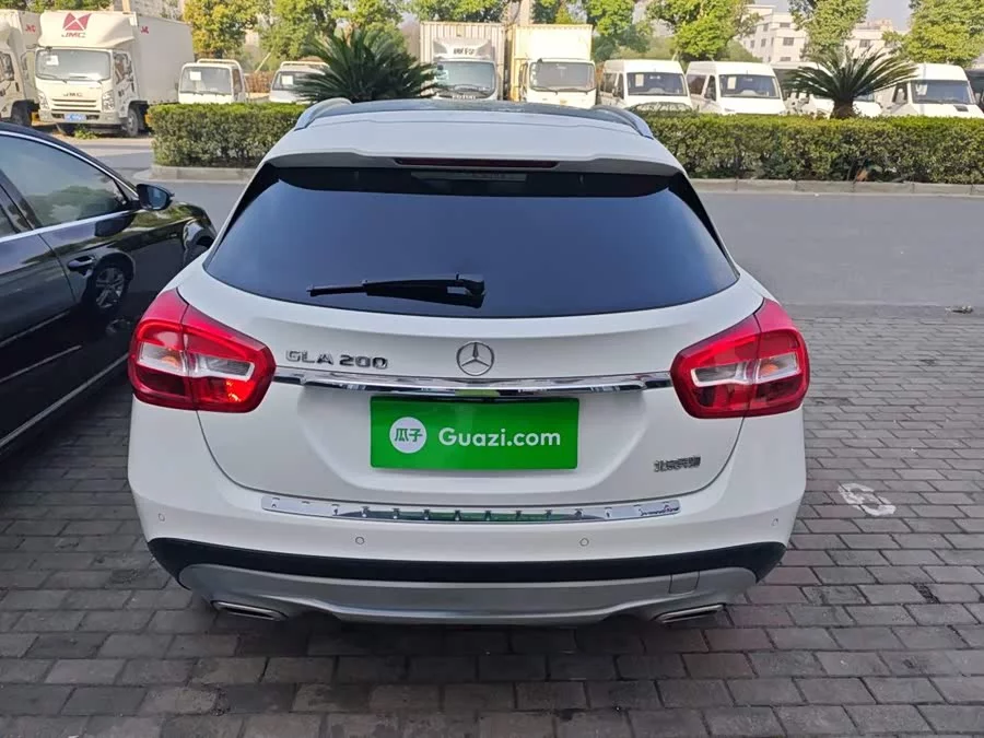 Mercedes Benz GLA