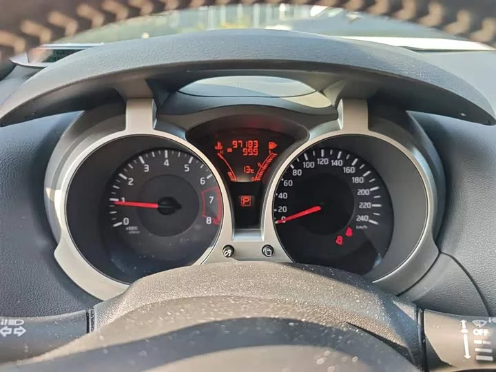 Infiniti ESQ