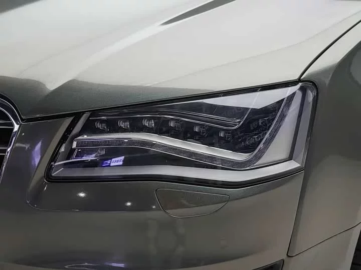 Audi S8