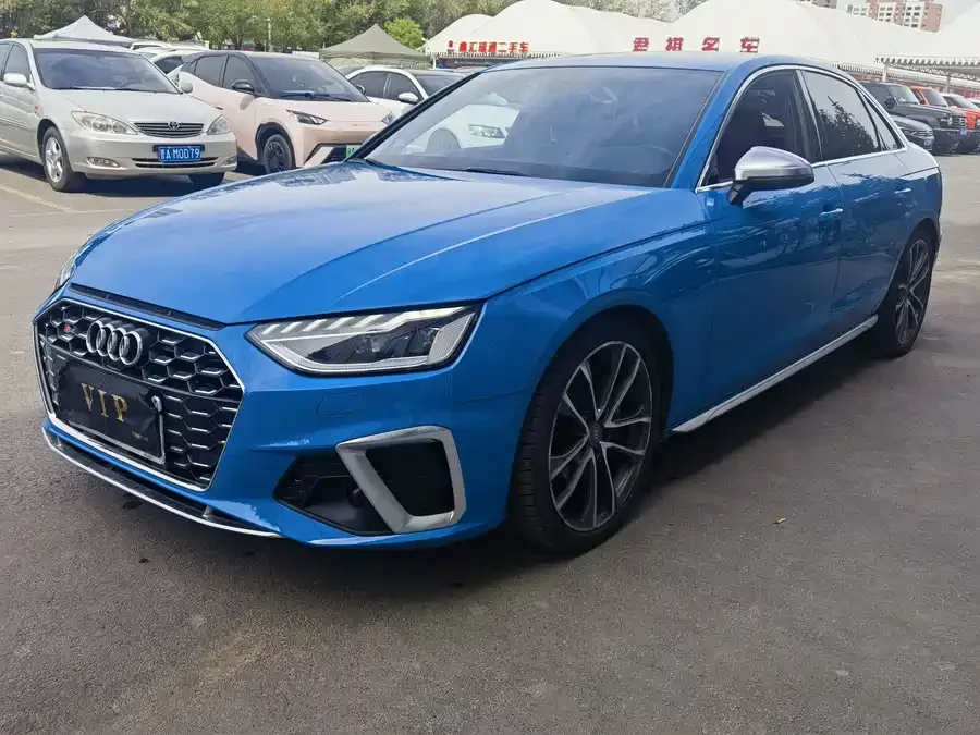 Audi S4