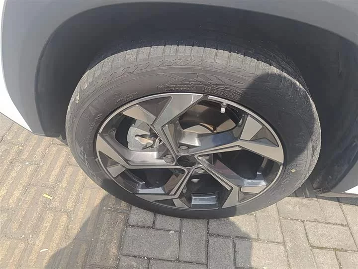 Geely Boyue L