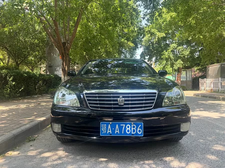 Toyota crown