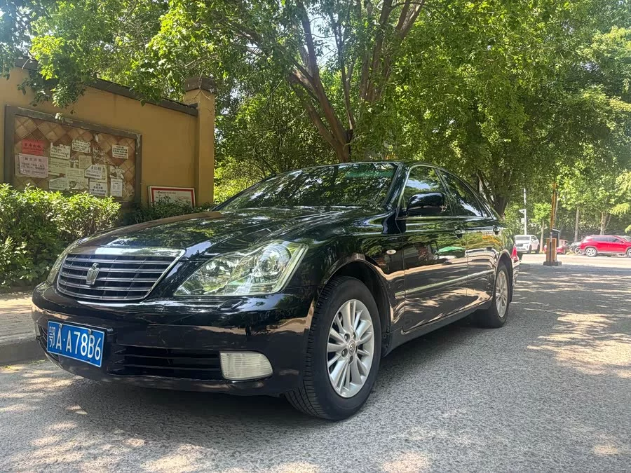 Toyota crown