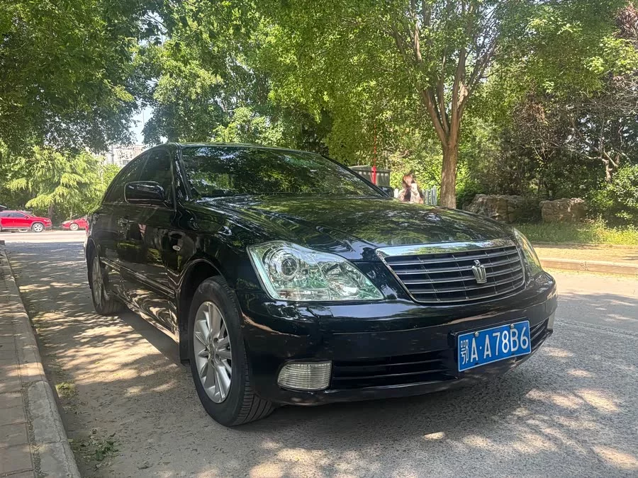 Toyota crown