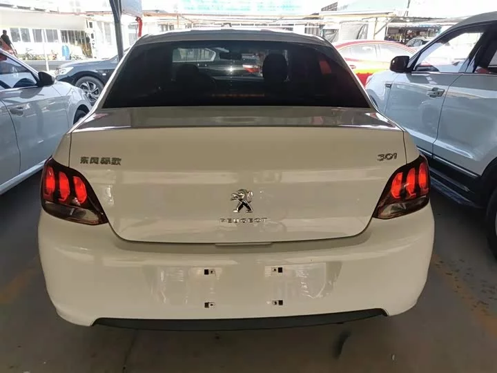 Peugeot 301