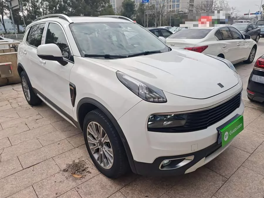 Lynk & Co 01